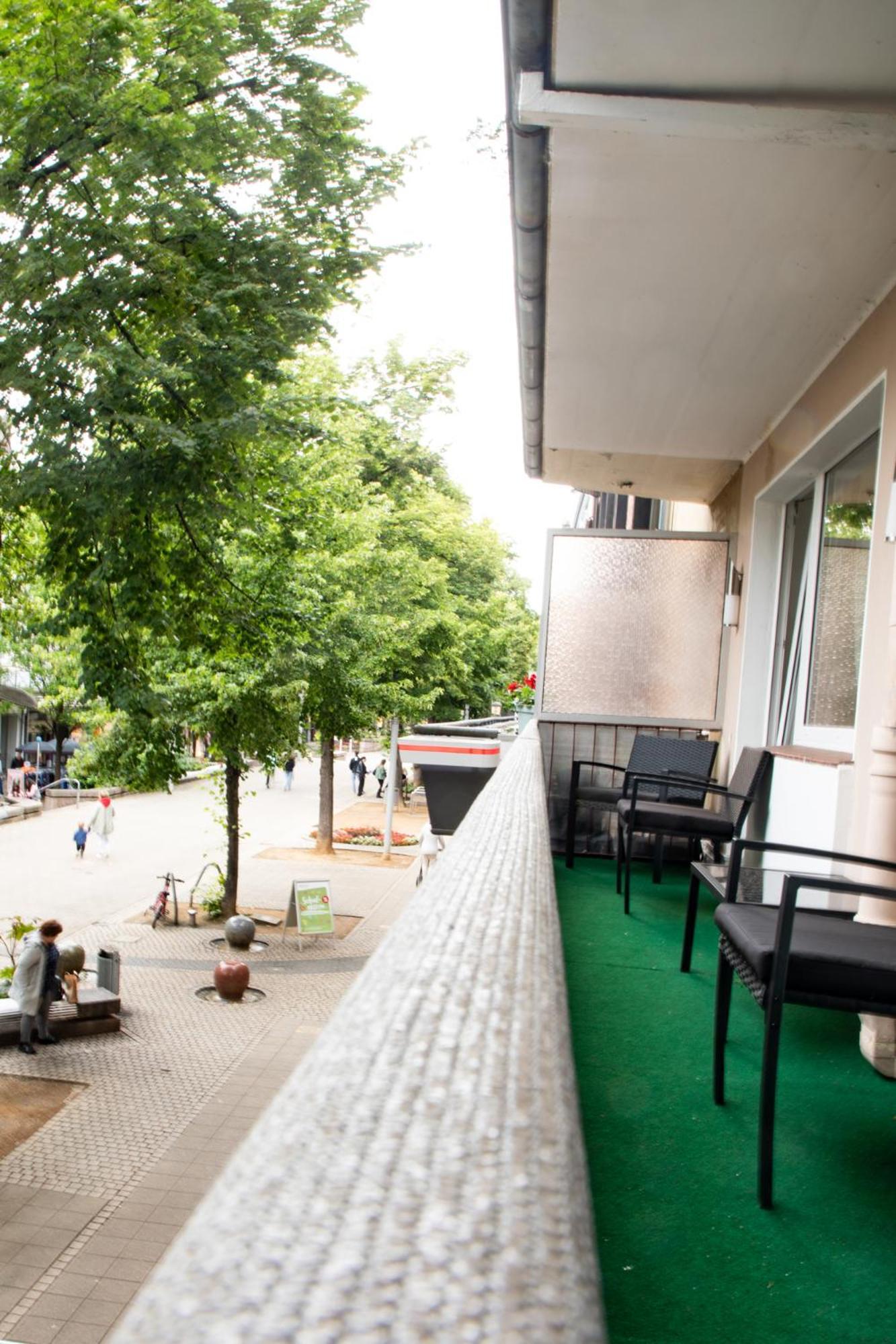 Me Living Bad Pyrmont Innenstadt 10 Meter Balkon Kültér fotó